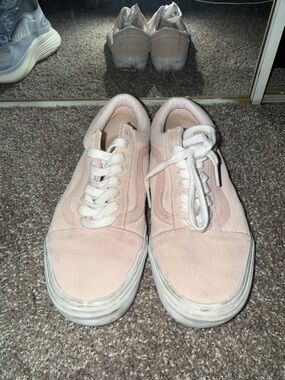 Vans Low-Top Suede Sneakers in Light Pink